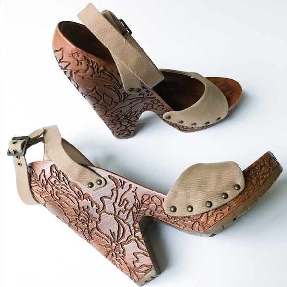 Stella McCartney Shoes - Stella McCartney • carved wooden wedges